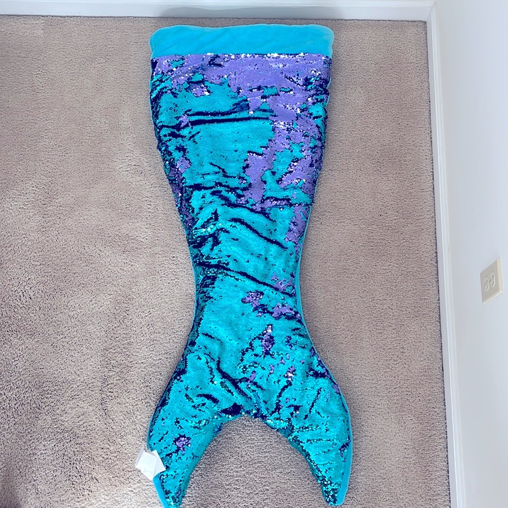 Cynthia Rowley mermaid Snuggie turquoise and purple flip sequins.